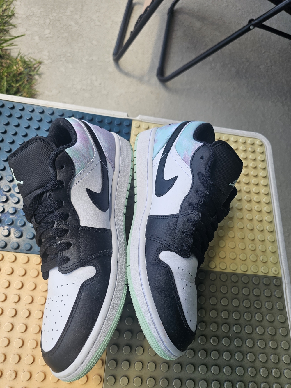 Size 9.5 - Air Jordan 1 SE Low Tie Dye Mint Green
